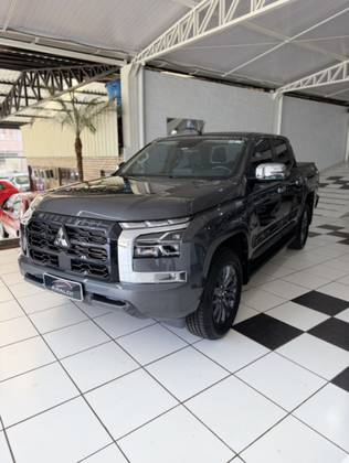 MITSUBISHI TRITON 2.4 BITURBO DIESEL CD HPE 4X4 AUTOMÁTICO MITSUBISHI TRITON 2.4 BITURBO DIESEL CD HPE 4X4 AUTOMÁTICO